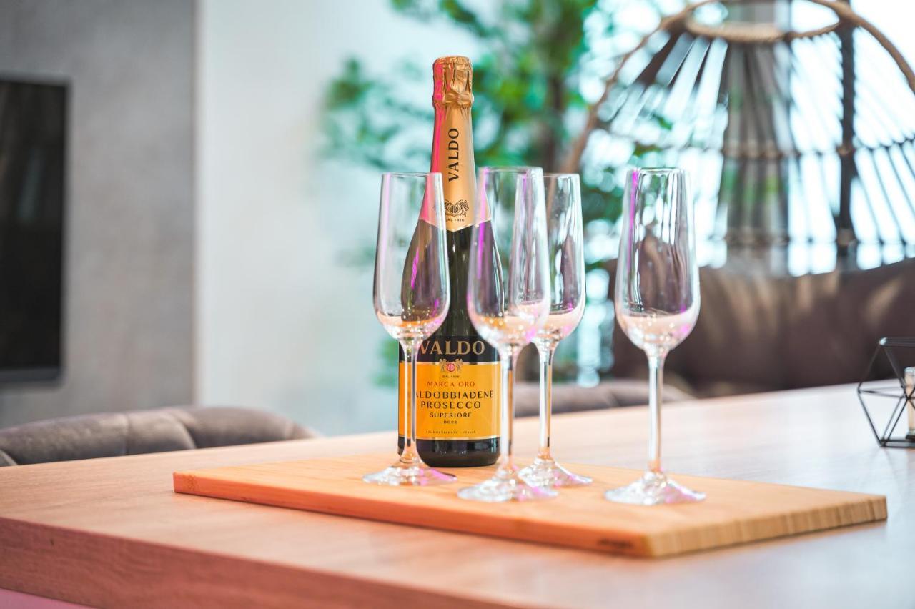 Das Crazy Monkey Loft Mit 100Qm & Summerlounge Leilighet Stuttgart Eksteriør bilde